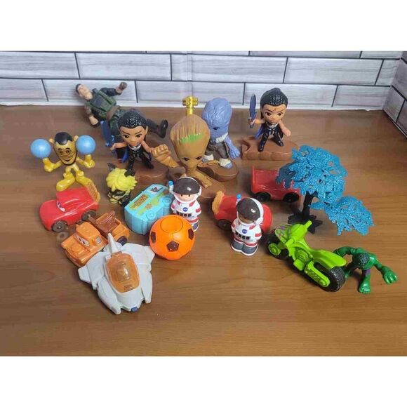 Toy Lot #A63 - Picture 2 of 8